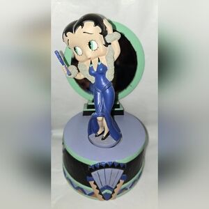 Vintage 1996 Danbury Mint "Glamour Girl" Betty Boop figurine